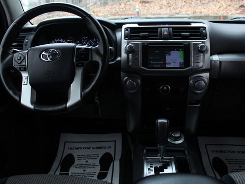 Used 2015 Toyota 4Runner SR5 image 19