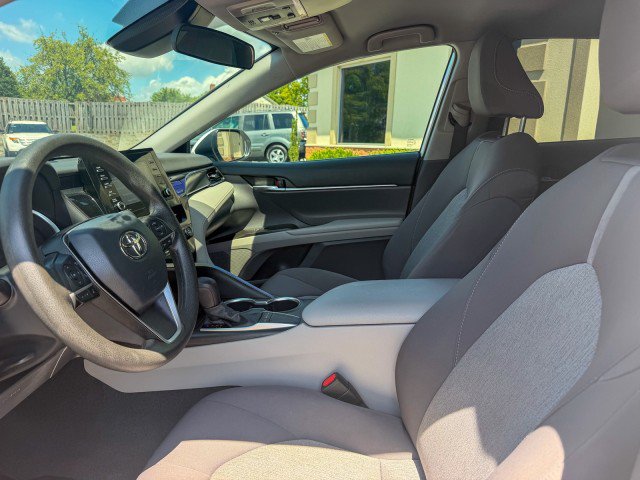 Used 2023 Toyota Camry LE FWD image 5