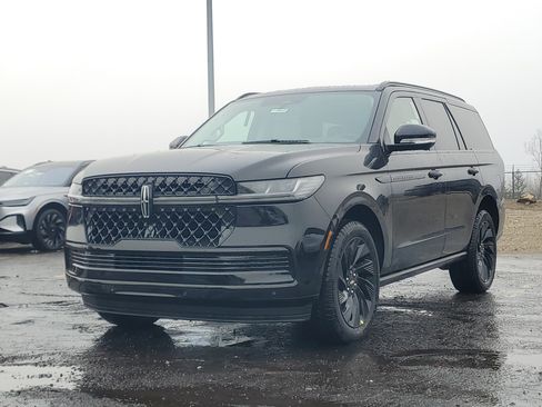 New 2026 Lincoln Navigator Reserve w/ Jet Appearance Package image 2