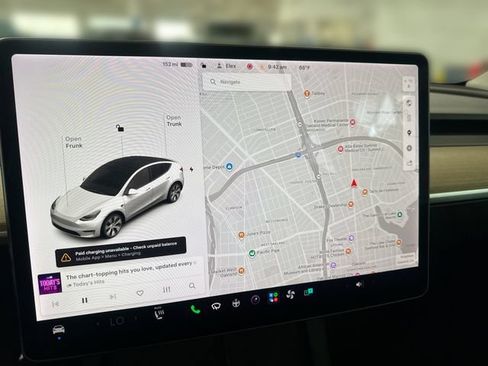 Used 2021 Tesla Model Y Long Range AWD/4WD image 21