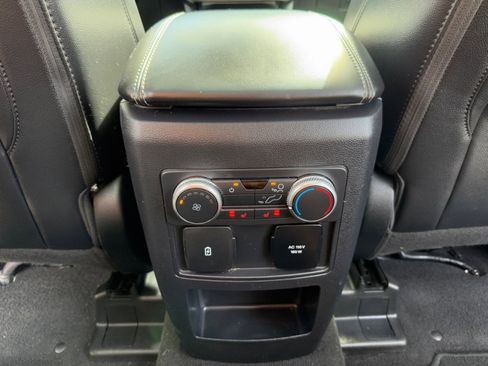 Used 2021 Ford Explorer Limited image 34