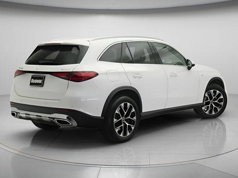 Certified 2025 Mercedes-Benz GLC 350e 4MATIC image 4