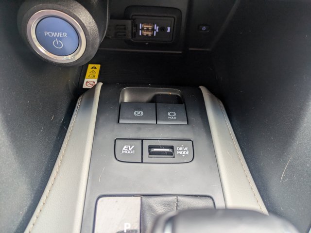 Used 2022 Toyota Venza LE AWD/4WD image 29