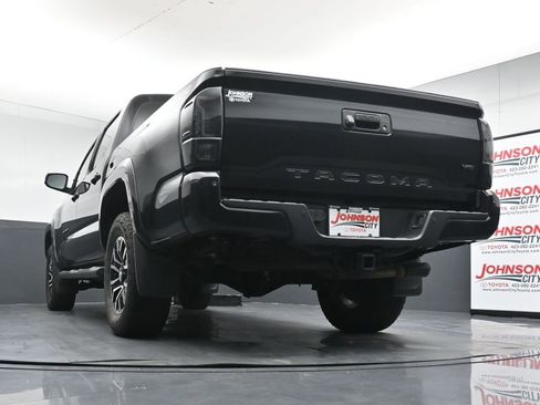 Used 2020 Toyota Tacoma TRD Sport w/ Technology Package AWD/4WD image 36