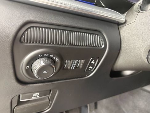 Used 2023 Jeep Grand Wagoneer Series III AWD/4WD image 34