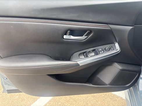 Used 2025 Nissan Sentra SR FWD image 12