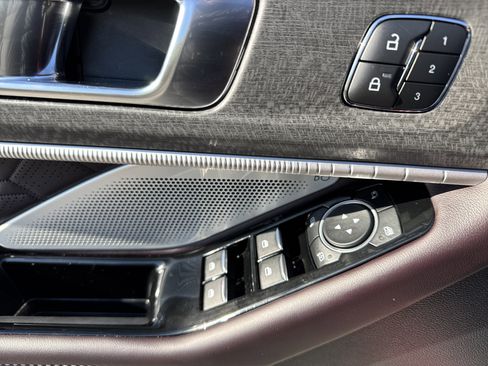 Used 2025 Ford Explorer Platinum w/ LUX Leather Package image 15