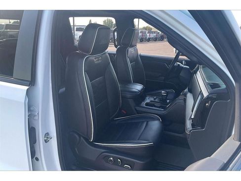Used 2024 GMC Sierra 1500 AT4X w/ AT4X AEV Edition AWD/4WD image 8