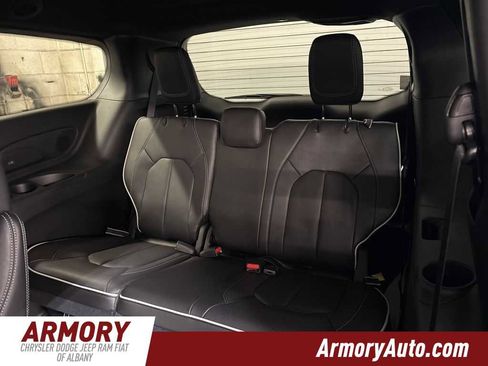 New 2026 Chrysler Pacifica Limited w/ S Appearance Package image 25