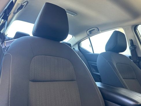 Used 2025 Nissan Altima 2.5 SV FWD image 16