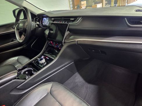 Used 2022 Jeep Grand Cherokee L Limited image 19