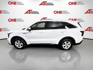 Used 2025 Kia Sorento LX FWD video 4