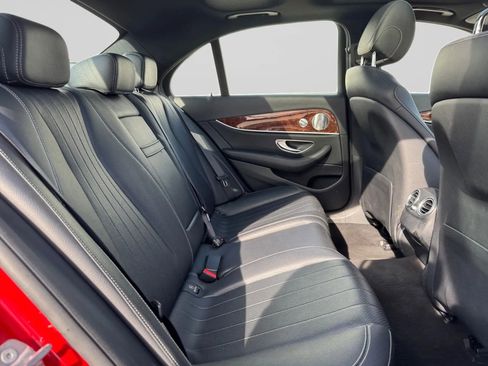 Used 2017 Mercedes-Benz E 300 4MATIC image 33