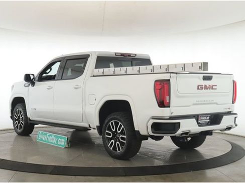 Used 2024 GMC Sierra 1500 AT4 w/ Technology Package image 8