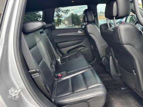 Used 2018 Jeep Grand Cherokee Limited AWD/4WD image 12