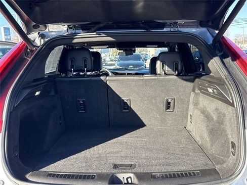 Used 2023 Cadillac XT4 Premium Luxury image 10