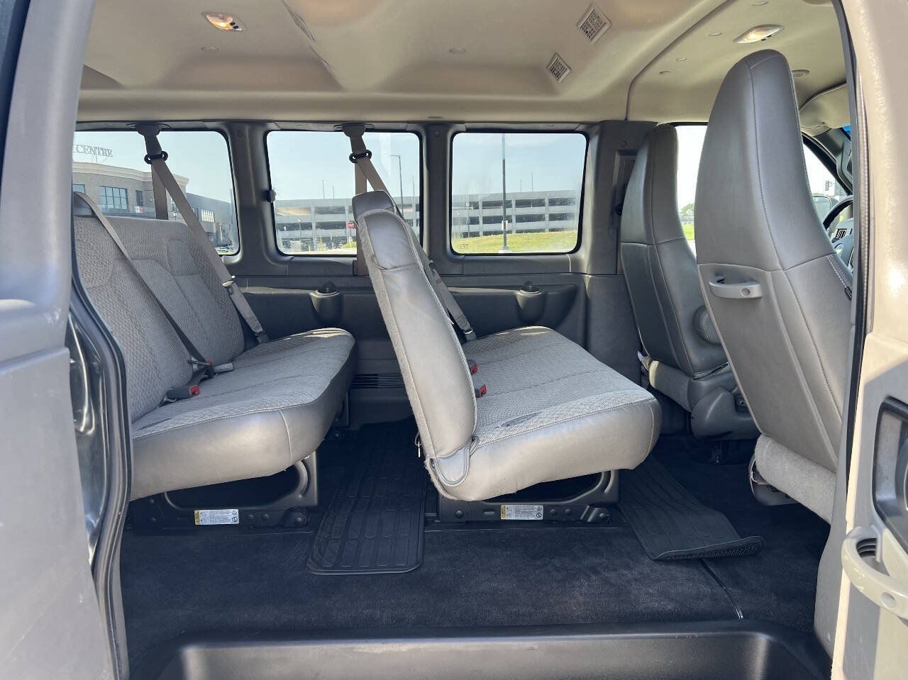 Used 2017 Chevrolet Express 3500 LT w/ LT Preferred Equipment Group RWD image 13