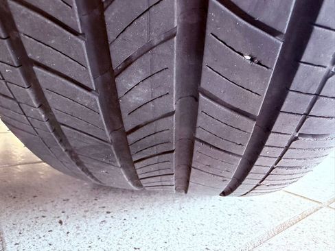 Certified 2020 Lexus ES 300h w/ Premium Package image 17