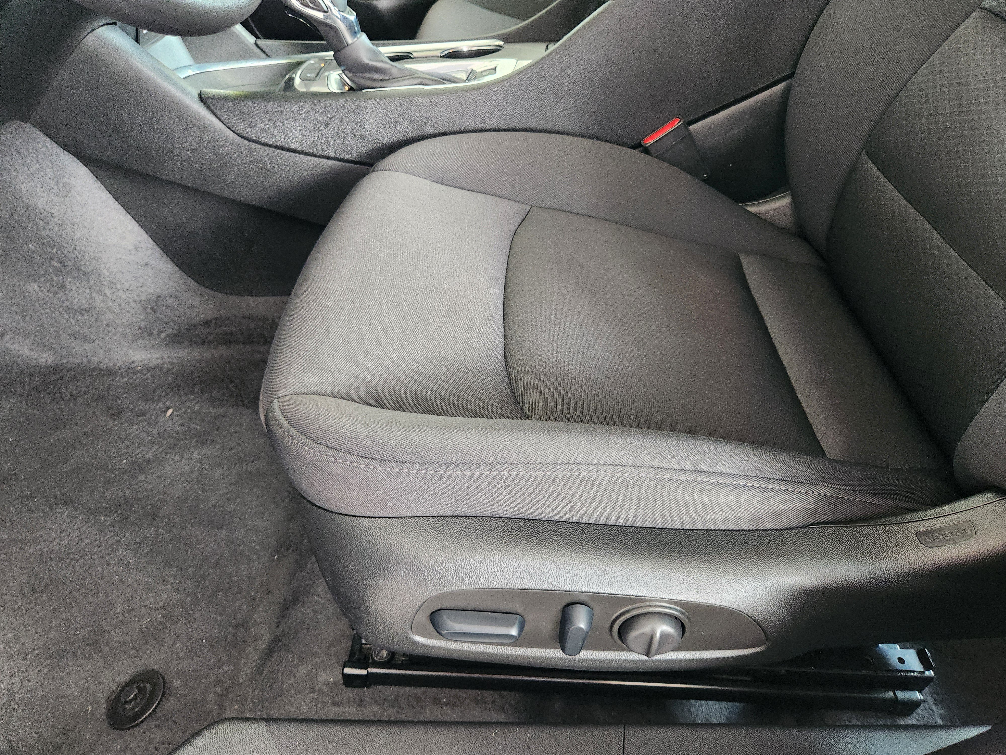 Certified 2025 Chevrolet Malibu LT FWD image 25