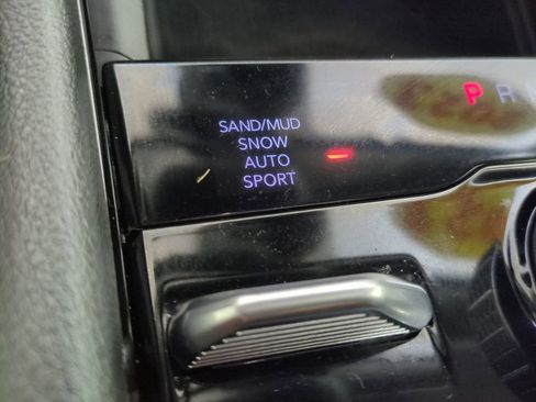 Used 2023 Jeep Grand Cherokee Limited w/ Luxury Tech Group II image 30