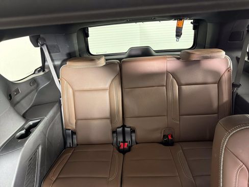 Used 2024 Chevrolet Tahoe High Country AWD/4WD image 25