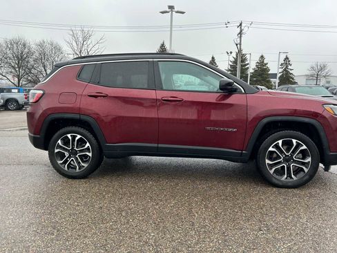 Certified 2022 Jeep Compass Limited image 11