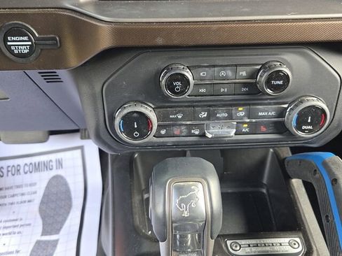 Used 2022 Ford Bronco Outer Banks image 18