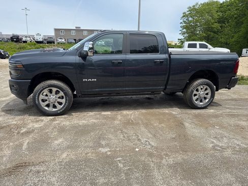 New 2026 RAM 2500 Laramie AWD/4WD image 2
