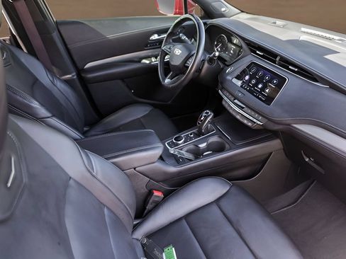 Used 2019 Cadillac XT4 Premium Luxury w/ Enhanced Visibility Package FWD image 29