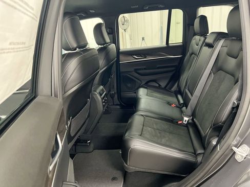 New 2026 Jeep Grand Cherokee Altitude AWD/4WD image 22