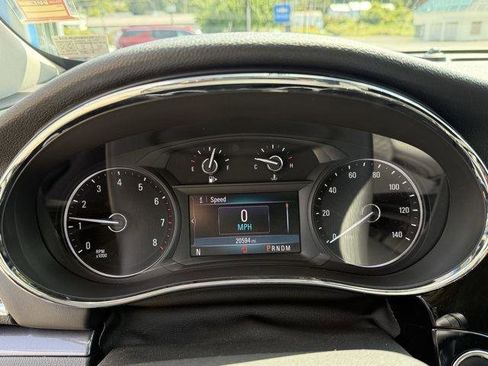 Used 2022 Buick Encore Preferred image 9