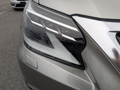 Used 2022 Lexus GX 460 Premium w/ Premium Package image 10