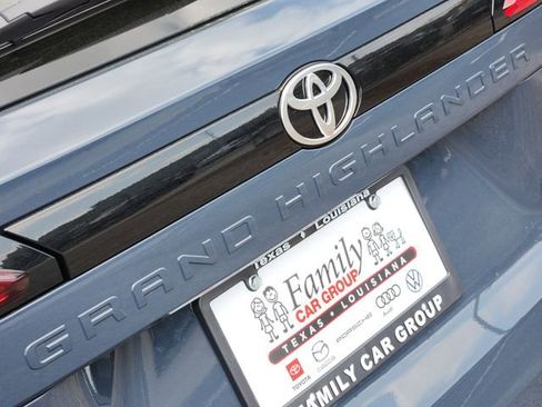 New 2026 Toyota Grand Highlander Platinum image 9