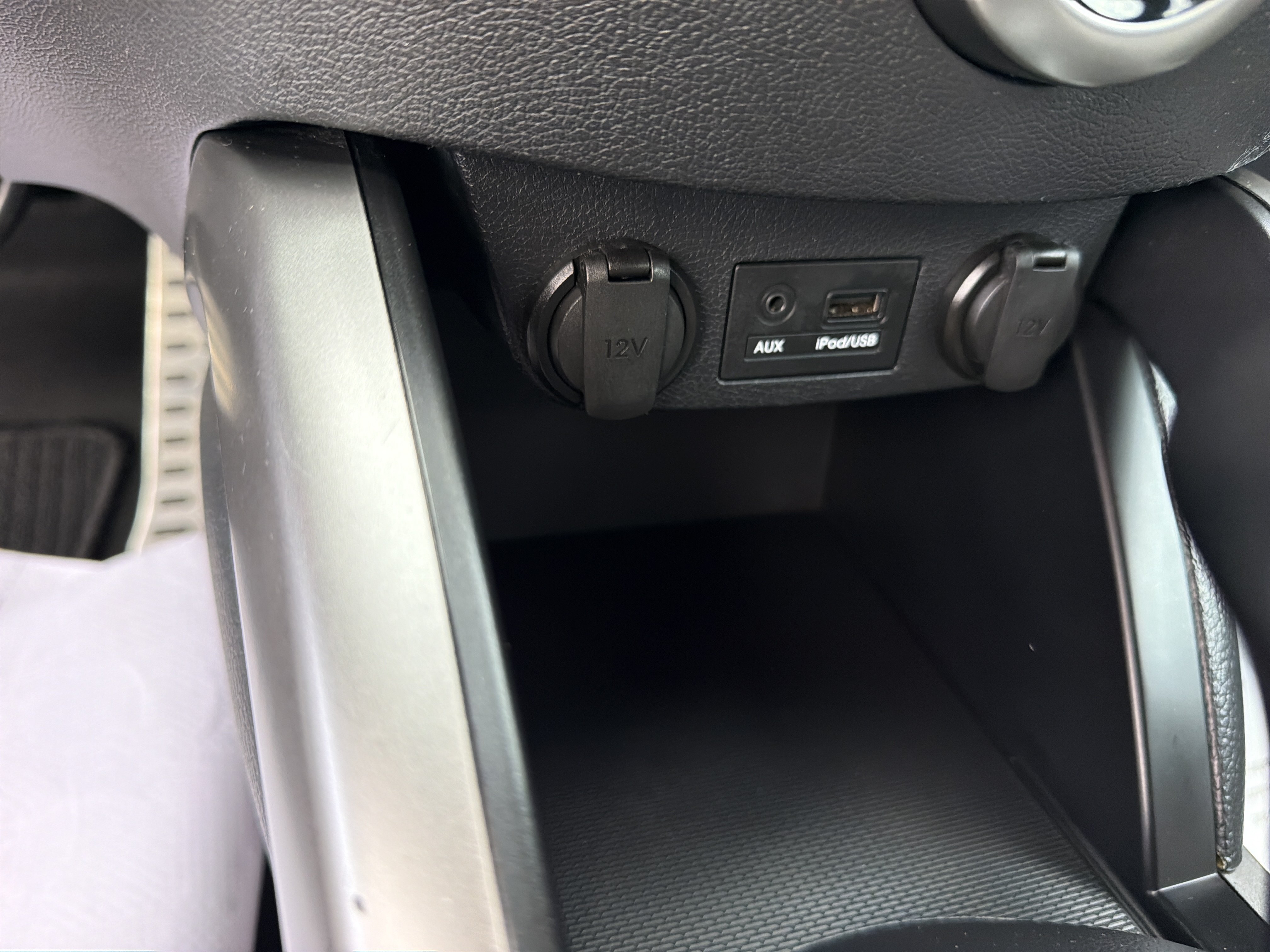 Used 2013 Hyundai Veloster w/ Style Pkg FWD image 23