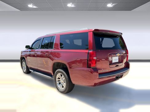 Used 2017 Chevrolet Suburban LT w/ Luxury Package RWD image 3