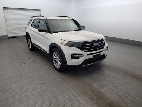 Used 2020 Ford Explorer XLT w/ Equipment Group 202A AWD/4WD image 13