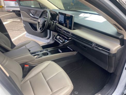 Certified 2025 Lincoln Corsair FWD image 28