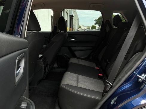 Used 2025 Nissan Rogue SV FWD image 12
