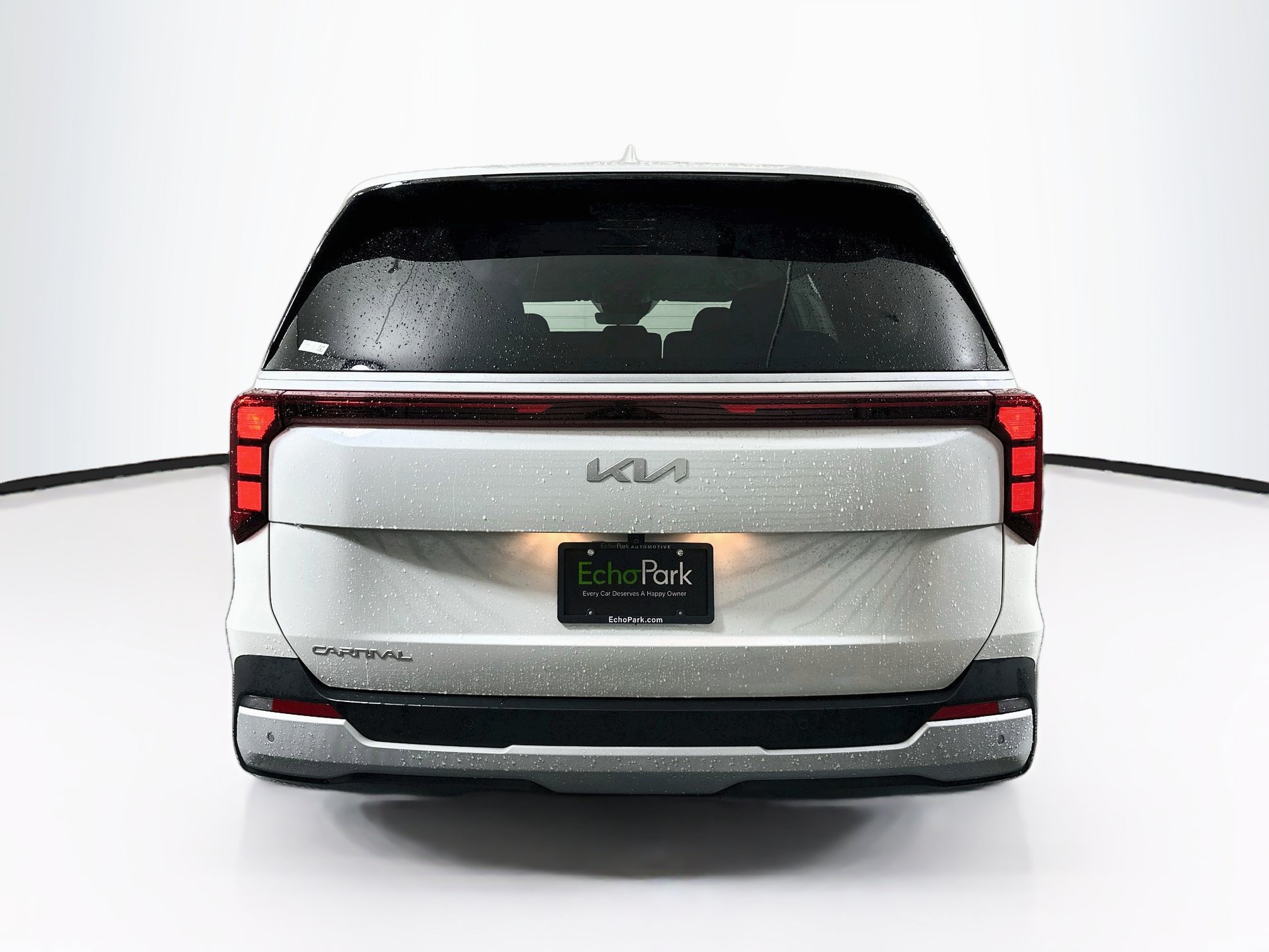 Used 2025 Kia Carnival FWD image 7