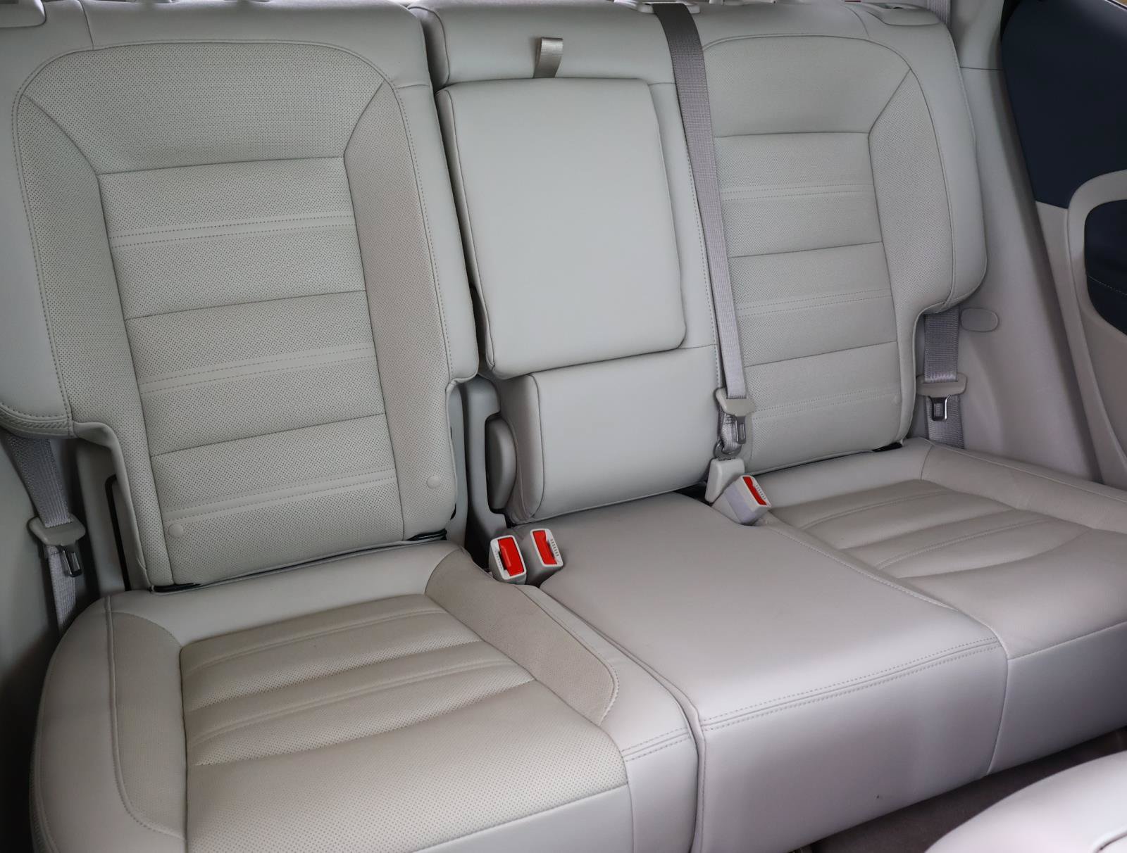 Used 2024 GMC Terrain Denali w/ Denali Premium Package AWD/4WD image 19