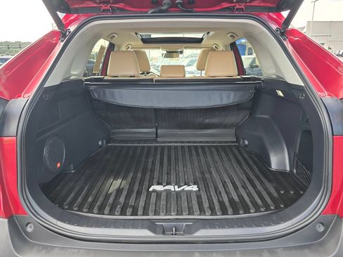 Used 2022 Toyota RAV4 Limited AWD/4WD image 14