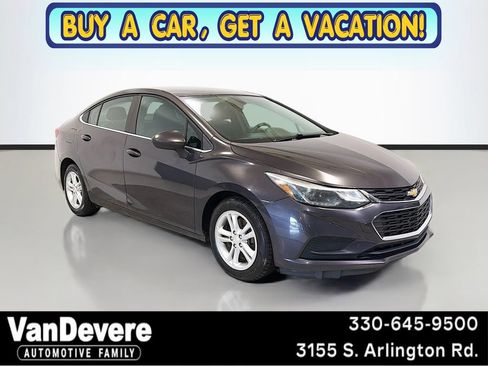 Used 2017 Chevrolet Cruze LT FWD image 1