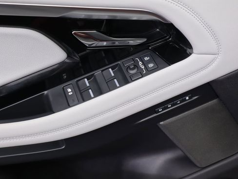 Certified 2023 Land Rover Range Rover Evoque R-Dynamic SE image 23