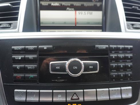 Used 2013 Mercedes-Benz GL 550 4MATIC image 33