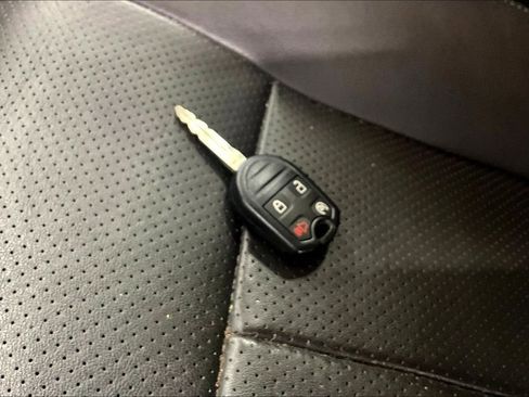 Used 2014 Ford F150 Platinum image 8