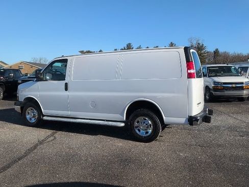 Used 2024 Chevrolet Express 2500 w/ Driver Convenience Package image 4