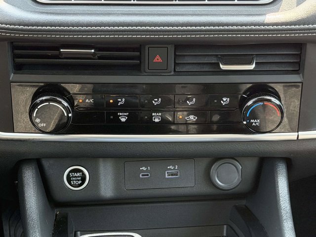 Used 2023 Nissan Rogue S AWD/4WD image 21