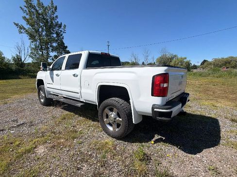 Used 2019 GMC Sierra 2500 Denali w/ Duramax Plus Package AWD/4WD image 5