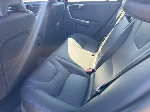 Used 2016 Volvo V60 T5 Premier image 7