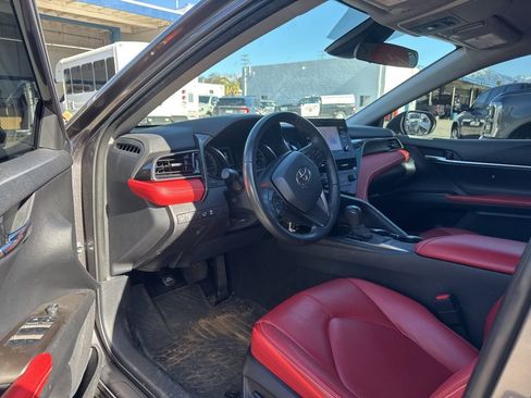 Used 2023 Toyota Camry SE image 6